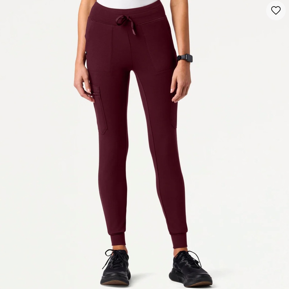 Jaanuu Burgundy 10 pocket scrub jogger